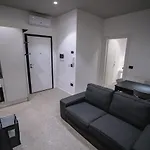 De Luca 6 Apartments