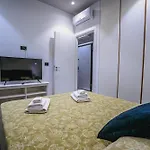 De Luca 6 Apartments