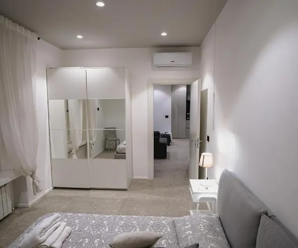 De Luca 6 Apartments